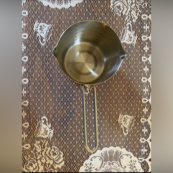 New Stainless 2 1/2 Cup Measure - Picture 5 of 7